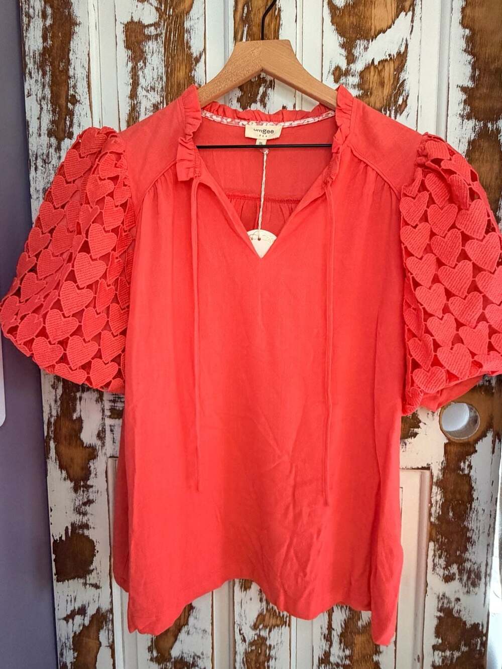 Umgee Women's Coral V-Neck Blouse Linen Blend Size 2XL Heart Lace Puff Sleeves